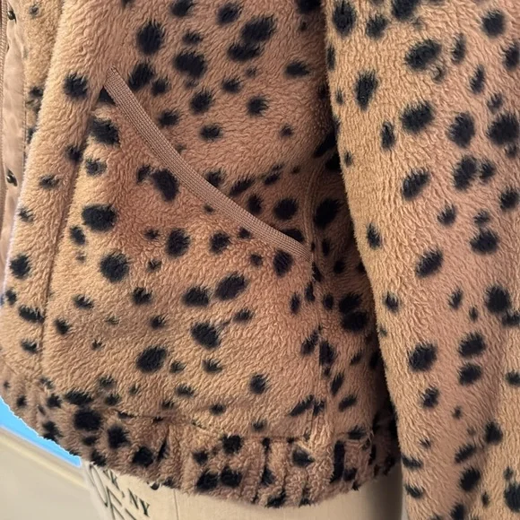 Abercrombie Leopard Fleece snap jacket size Large - Picture 3 of 6